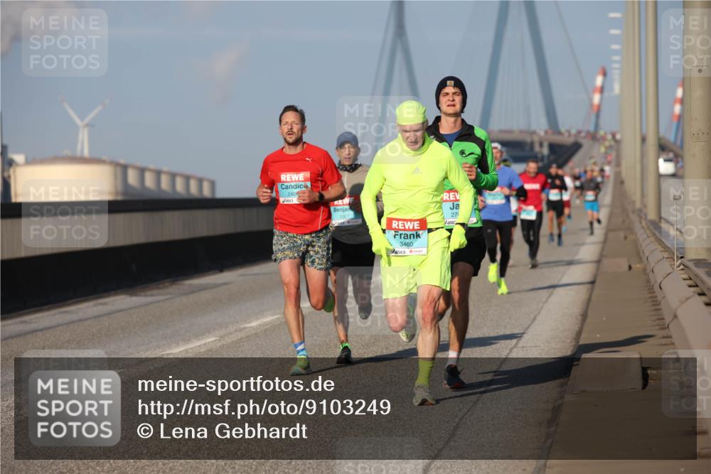 03.10.2025 - Köhlbrandbrückenlauf Lena Gebhardt http://msf.ph/oto/9103249 03.10.2025 09:38:00 Position 2 240, 1007, 3460, 27 meine-sportfotos.de