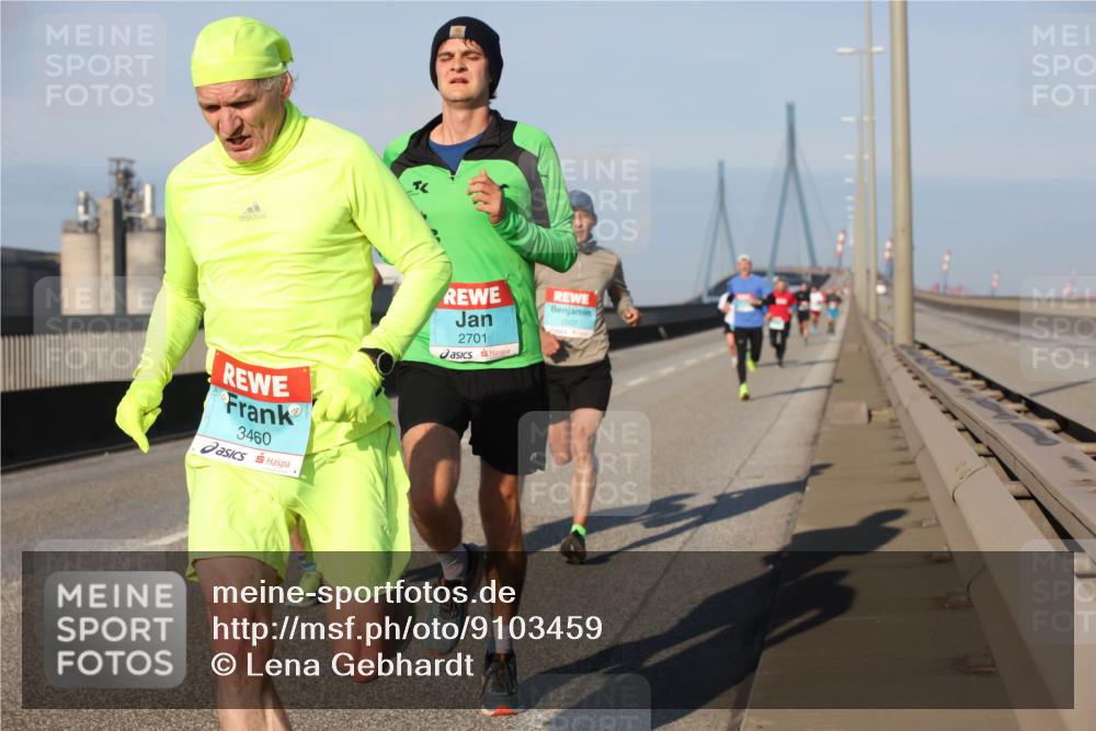 03.10.2025 - Köhlbrandbrückenlauf Lena Gebhardt http://msf.ph/oto/9103459 03.10.2025 09:38:03 Position 2 3460, 2701, 1007 meine-sportfotos.de