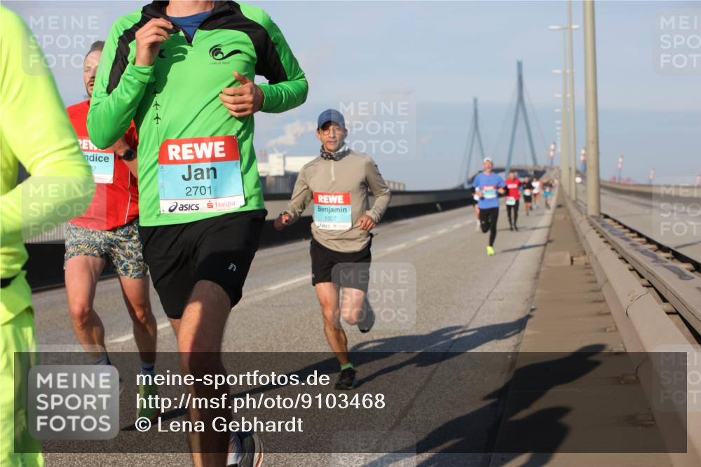 03.10.2025 - Köhlbrandbrückenlauf Lena Gebhardt http://msf.ph/oto/9103468 03.10.2025 09:38:04 Position 2 2, 2701, 1007 meine-sportfotos.de