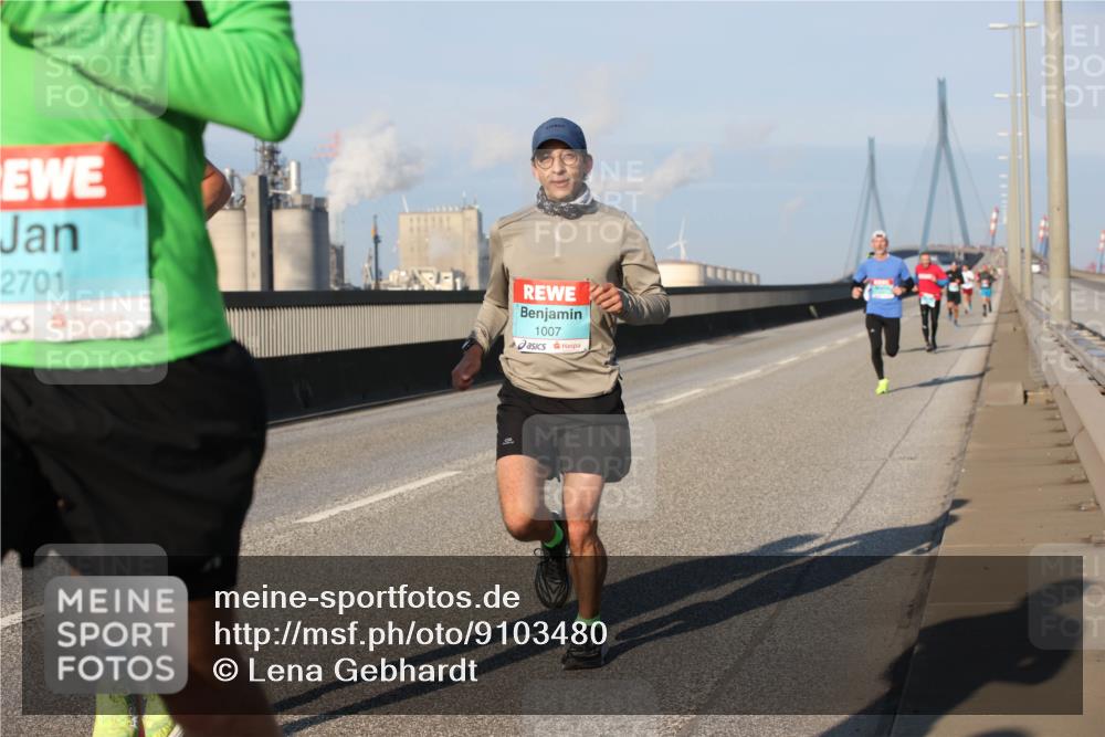 03.10.2025 - Köhlbrandbrückenlauf Lena Gebhardt http://msf.ph/oto/9103480 03.10.2025 09:38:04 Position 2 2701, 1007 meine-sportfotos.de