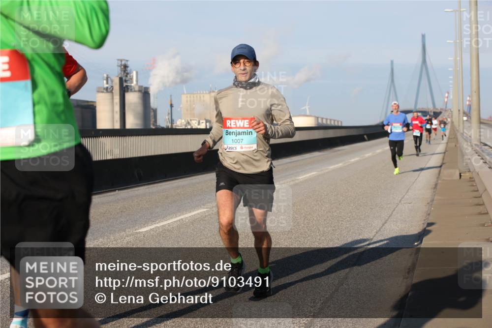 03.10.2025 - Köhlbrandbrückenlauf Lena Gebhardt http://msf.ph/oto/9103491 03.10.2025 09:38:04 Position 2 1007 meine-sportfotos.de