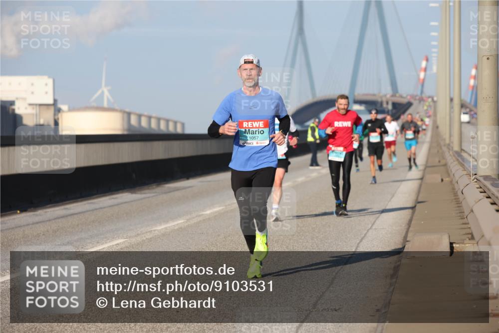 03.10.2025 - Köhlbrandbrückenlauf Lena Gebhardt http://msf.ph/oto/9103531 03.10.2025 09:38:06 Position 2 1057 meine-sportfotos.de