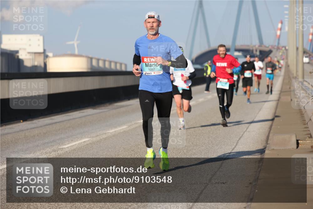 03.10.2025 - Köhlbrandbrückenlauf Lena Gebhardt http://msf.ph/oto/9103548 03.10.2025 09:38:06 Position 2 1057 meine-sportfotos.de