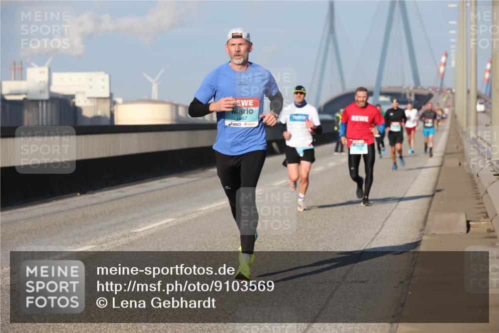 03.10.2025 - Köhlbrandbrückenlauf Lena Gebhardt http://msf.ph/oto/9103569 03.10.2025 09:38:07 Position 2 1057 meine-sportfotos.de