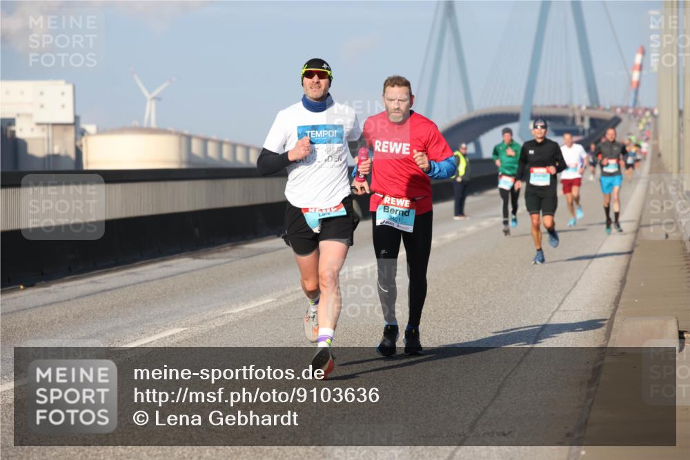03.10.2025 - Köhlbrandbrückenlauf Lena Gebhardt http://msf.ph/oto/9103636 03.10.2025 09:38:09 Position 2 3401 meine-sportfotos.de