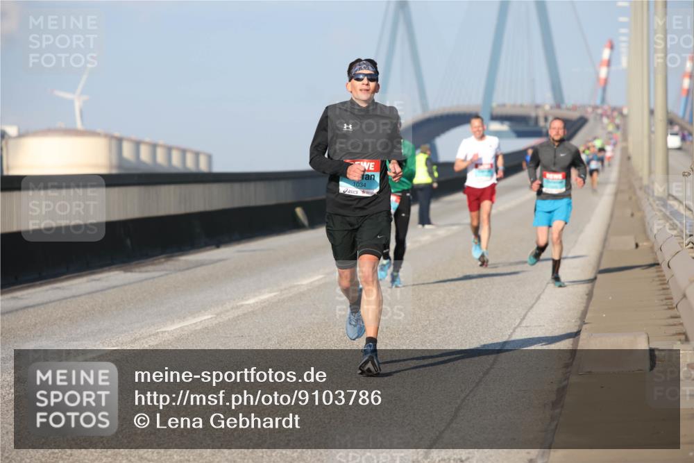 03.10.2025 - Köhlbrandbrückenlauf Lena Gebhardt http://msf.ph/oto/9103786 03.10.2025 09:38:13 Position 2 1034 meine-sportfotos.de