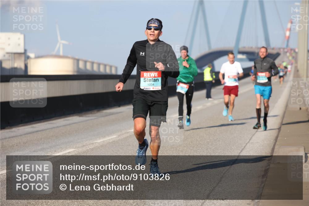 03.10.2025 - Köhlbrandbrückenlauf Lena Gebhardt http://msf.ph/oto/9103826 03.10.2025 09:38:14 Position 2 1034 meine-sportfotos.de