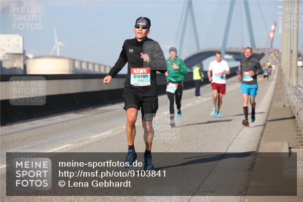 03.10.2025 - Köhlbrandbrückenlauf Lena Gebhardt http://msf.ph/oto/9103841 03.10.2025 09:38:14 Position 2 1, 1034 meine-sportfotos.de