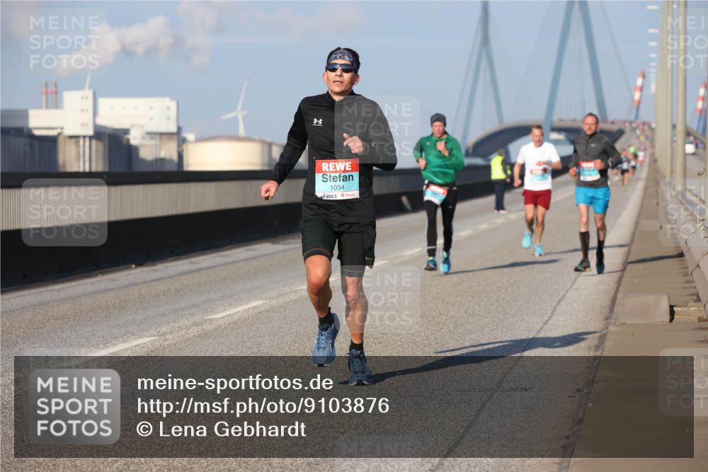 03.10.2025 - Köhlbrandbrückenlauf Lena Gebhardt http://msf.ph/oto/9103876 03.10.2025 09:38:15 Position 2 1034 meine-sportfotos.de