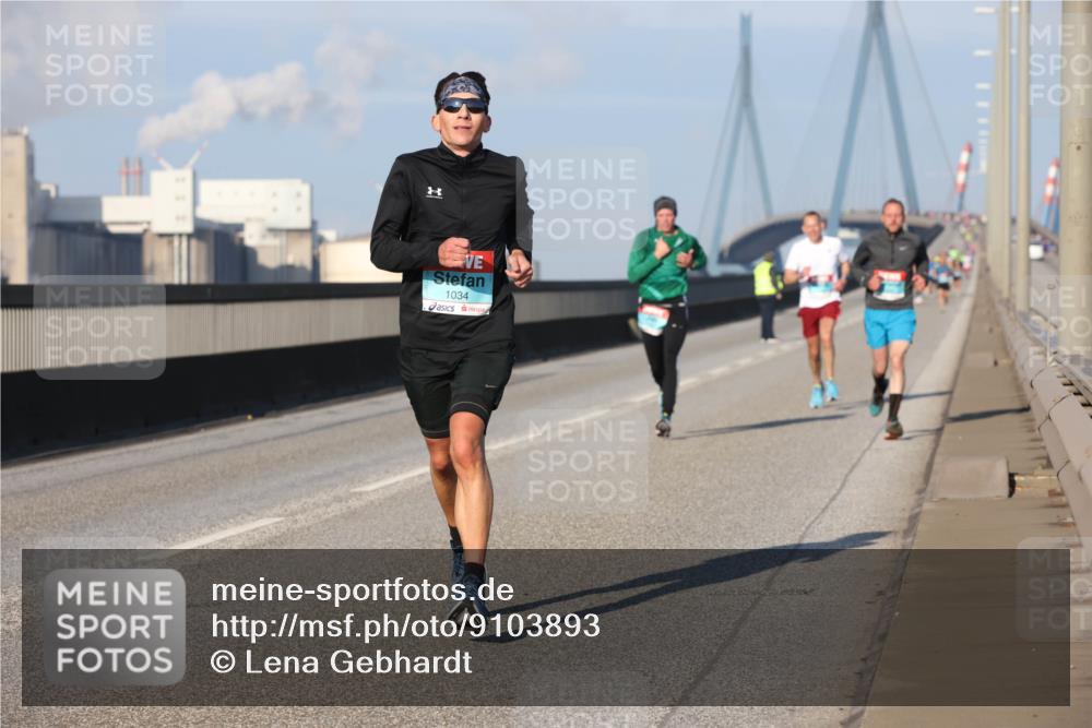 03.10.2025 - Köhlbrandbrückenlauf Lena Gebhardt http://msf.ph/oto/9103893 03.10.2025 09:38:15 Position 2 1034 meine-sportfotos.de