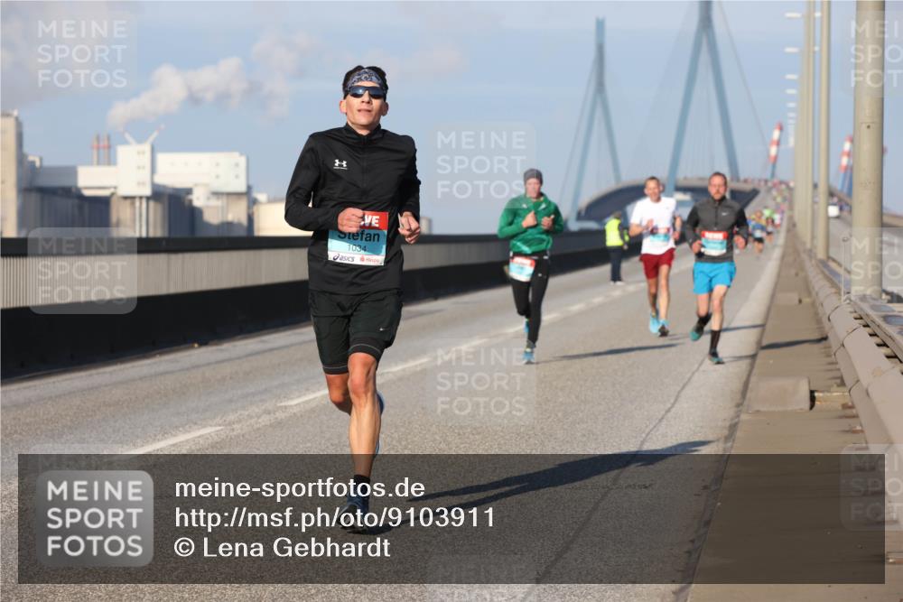 03.10.2025 - Köhlbrandbrückenlauf Lena Gebhardt http://msf.ph/oto/9103911 03.10.2025 09:38:15 Position 2 1034, 777 meine-sportfotos.de