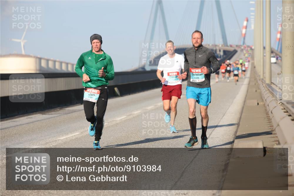 03.10.2025 - Köhlbrandbrückenlauf Lena Gebhardt http://msf.ph/oto/9103984 03.10.2025 09:38:17 Position 2 1187, 1026 meine-sportfotos.de