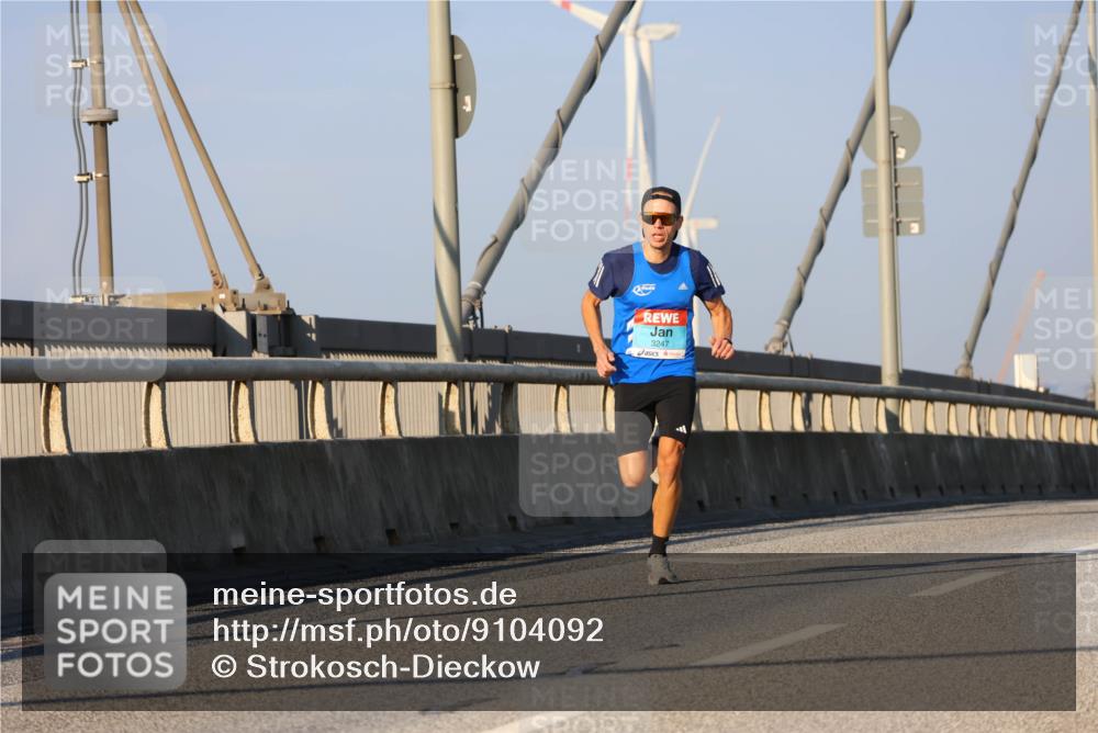 03.10.2025 - Köhlbrandbrückenlauf Strokosch-Dieckow http://msf.ph/oto/9104092 03.10.2025 09:28:26 Position 2 3247 meine-sportfotos.de