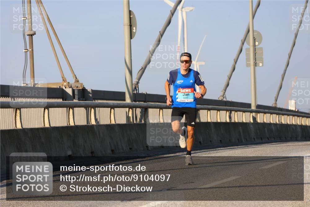 03.10.2025 - Köhlbrandbrückenlauf Strokosch-Dieckow http://msf.ph/oto/9104097 03.10.2025 09:28:26 Position 2 3247 meine-sportfotos.de