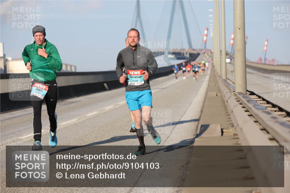 03.10.2025 - Köhlbrandbrückenlauf Lena Gebhardt http://msf.ph/oto/9104103 03.10.2025 09:38:19 Position 2 1187, 1026, 7 meine-sportfotos.de