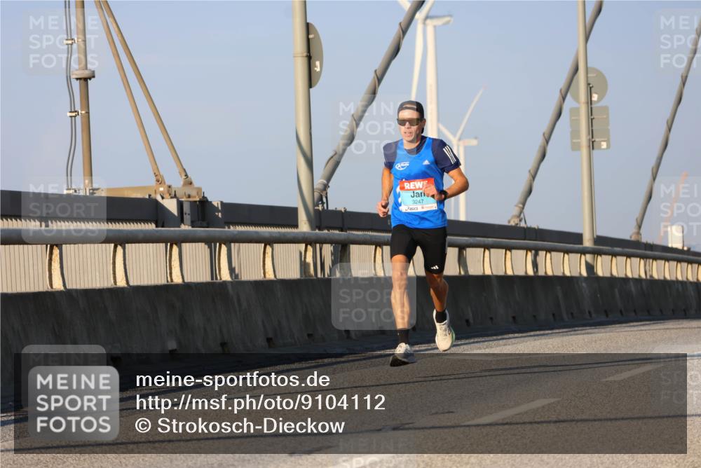 03.10.2025 - Köhlbrandbrückenlauf Strokosch-Dieckow http://msf.ph/oto/9104112 03.10.2025 09:28:26 Position 2 3247 meine-sportfotos.de