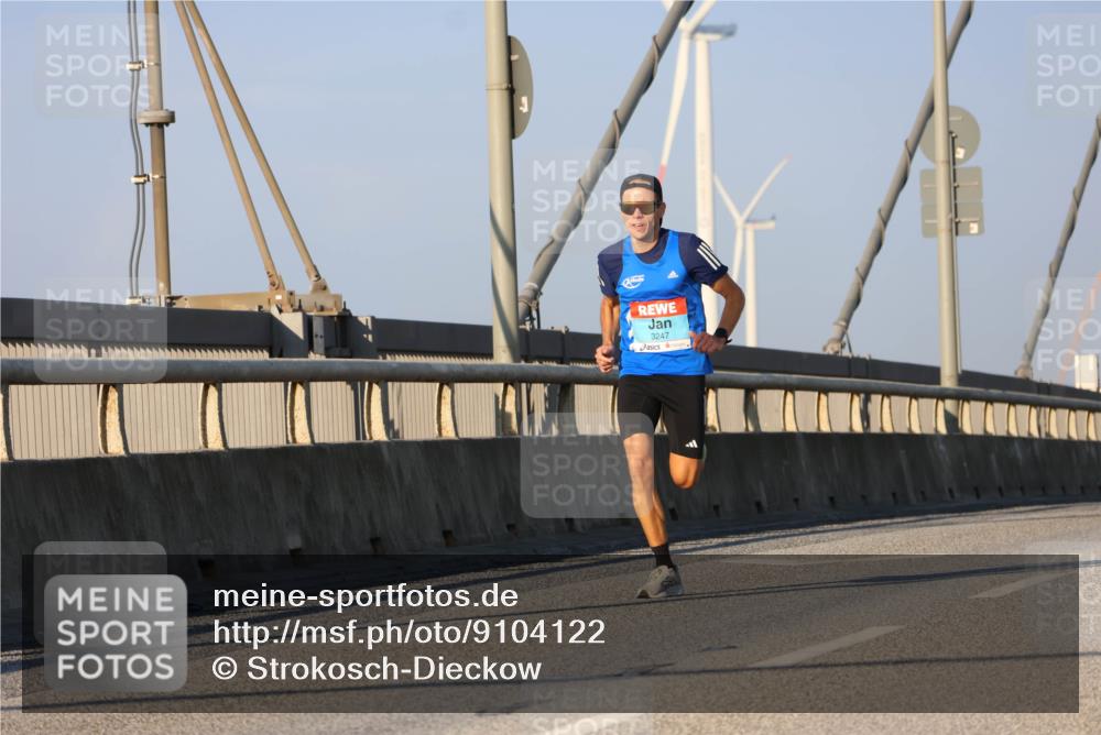03.10.2025 - Köhlbrandbrückenlauf Strokosch-Dieckow http://msf.ph/oto/9104122 03.10.2025 09:28:26 Position 2 3247 meine-sportfotos.de