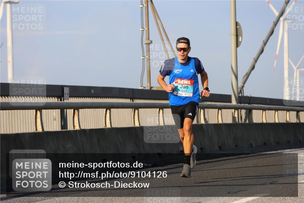 03.10.2025 - Köhlbrandbrückenlauf Strokosch-Dieckow http://msf.ph/oto/9104126 03.10.2025 09:28:28 Position 2 3247 meine-sportfotos.de