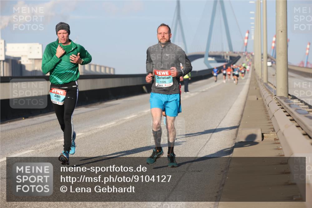 03.10.2025 - Köhlbrandbrückenlauf Lena Gebhardt http://msf.ph/oto/9104127 03.10.2025 09:38:19 Position 2 1187, 1026, 77 meine-sportfotos.de