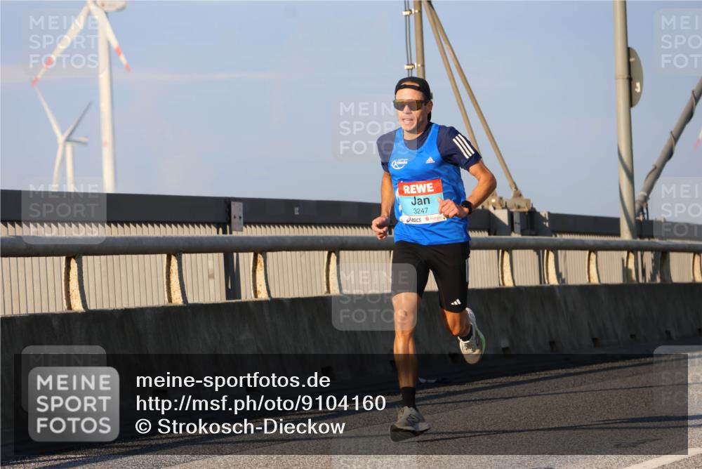 03.10.2025 - Köhlbrandbrückenlauf Strokosch-Dieckow http://msf.ph/oto/9104160 03.10.2025 09:28:28 Position 2 3247 meine-sportfotos.de