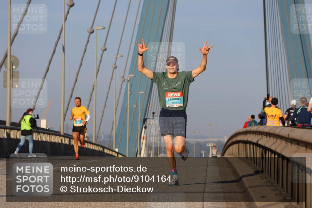 03.10.2025 - Köhlbrandbrückenlauf Strokosch-Dieckow http://msf.ph/oto/9104164 03.10.2025 09:29:03 Position 2 1008 meine-sportfotos.de