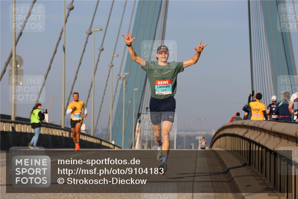 03.10.2025 - Köhlbrandbrückenlauf Strokosch-Dieckow http://msf.ph/oto/9104183 03.10.2025 09:29:03 Position 2 1008 meine-sportfotos.de