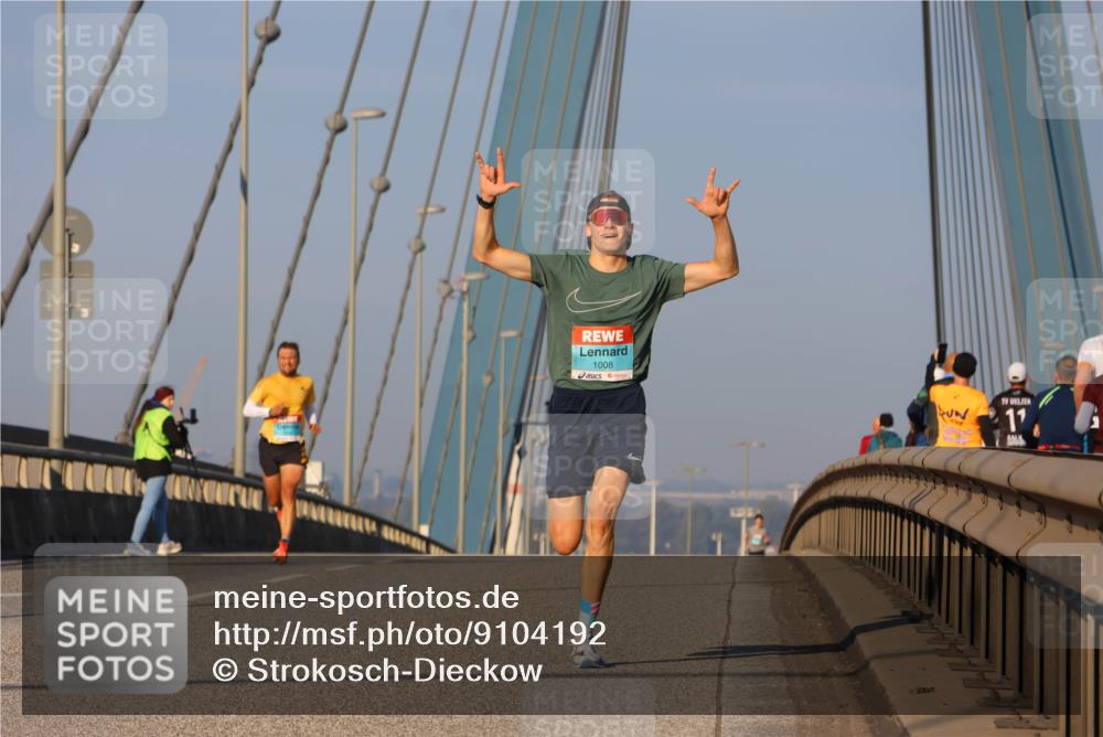 03.10.2025 - Köhlbrandbrückenlauf Strokosch-Dieckow http://msf.ph/oto/9104192 03.10.2025 09:29:03 Position 2 1008 meine-sportfotos.de