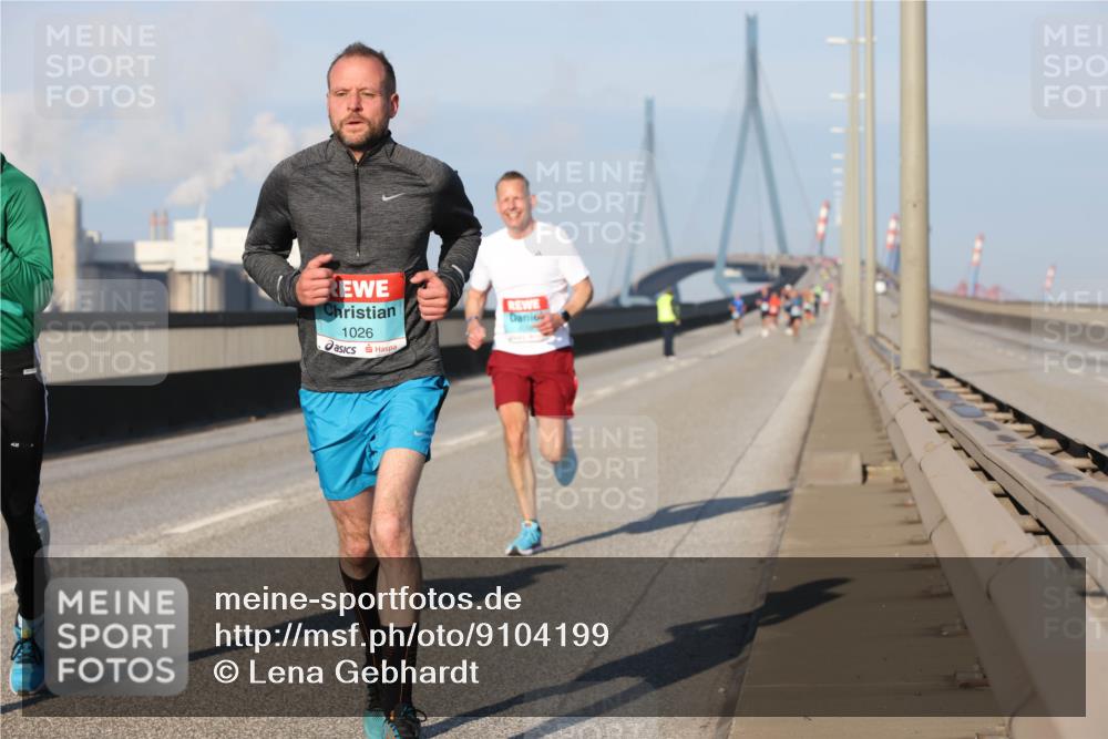 03.10.2025 - Köhlbrandbrückenlauf Lena Gebhardt http://msf.ph/oto/9104199 03.10.2025 09:38:21 Position 2 1026 meine-sportfotos.de