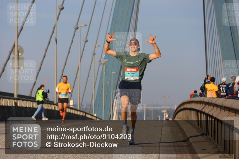 03.10.2025 - Köhlbrandbrückenlauf Strokosch-Dieckow http://msf.ph/oto/9104203 03.10.2025 09:29:03 Position 2 1008, 11 meine-sportfotos.de