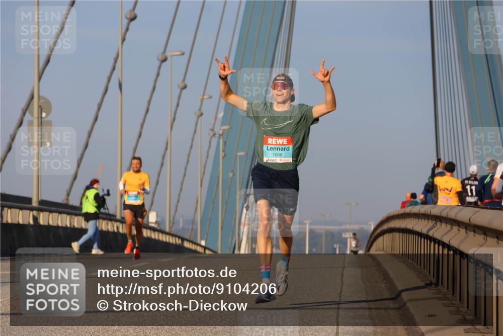 03.10.2025 - Köhlbrandbrückenlauf Strokosch-Dieckow http://msf.ph/oto/9104206 03.10.2025 09:29:03 Position 2 1008, 11 meine-sportfotos.de