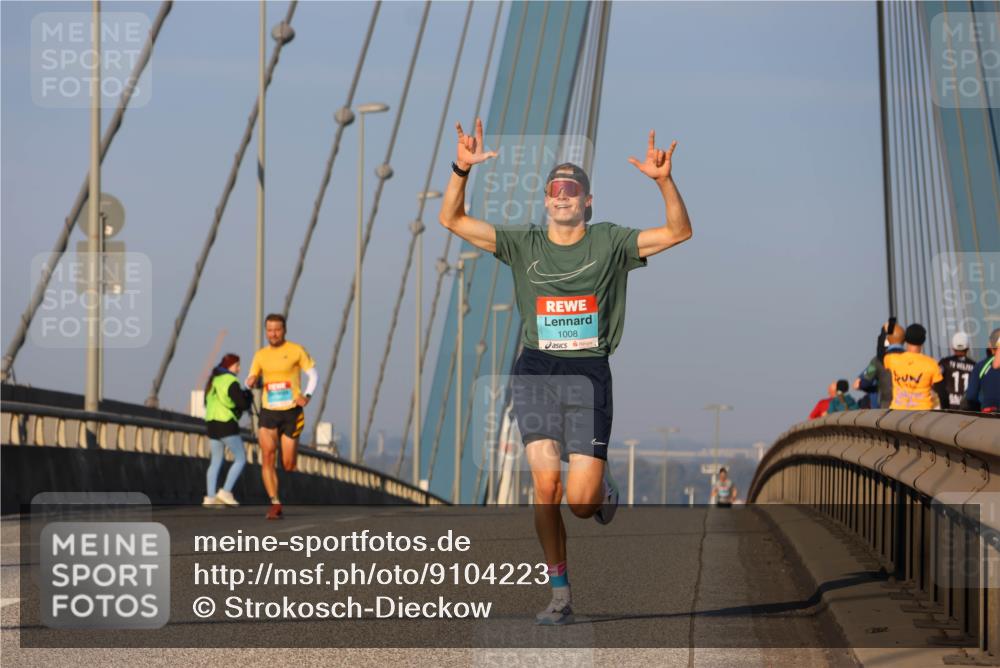 03.10.2025 - Köhlbrandbrückenlauf Strokosch-Dieckow http://msf.ph/oto/9104223 03.10.2025 09:29:03 Position 2 1008, 11 meine-sportfotos.de