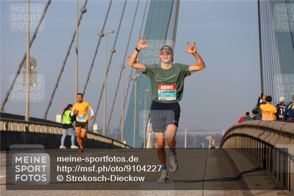 03.10.2025 - Köhlbrandbrückenlauf Strokosch-Dieckow http://msf.ph/oto/9104227 03.10.2025 09:29:03 Position 2 1008, 11 meine-sportfotos.de