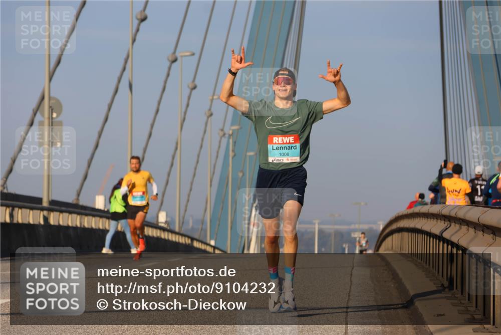 03.10.2025 - Köhlbrandbrückenlauf Strokosch-Dieckow http://msf.ph/oto/9104232 03.10.2025 09:29:03 Position 2 1008, 11 meine-sportfotos.de