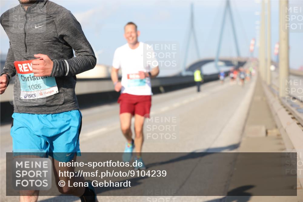 03.10.2025 - Köhlbrandbrückenlauf Lena Gebhardt http://msf.ph/oto/9104239 03.10.2025 09:38:21 Position 2 1026 meine-sportfotos.de