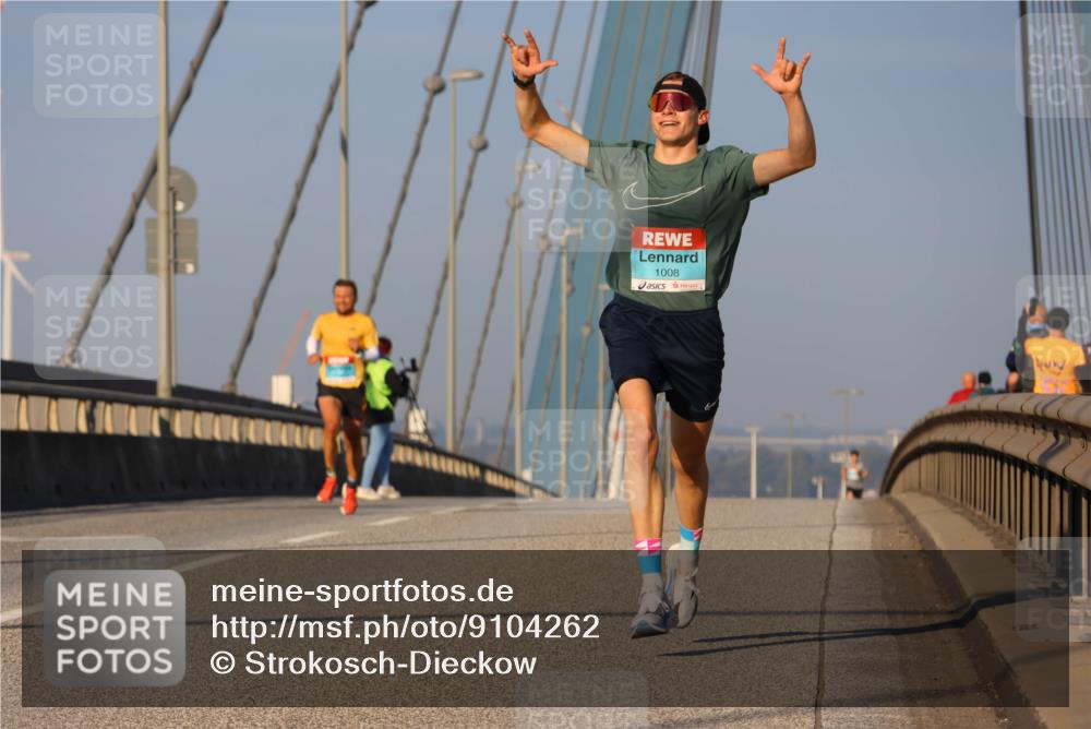 03.10.2025 - Köhlbrandbrückenlauf Strokosch-Dieckow http://msf.ph/oto/9104262 03.10.2025 09:29:04 Position 2 1008 meine-sportfotos.de