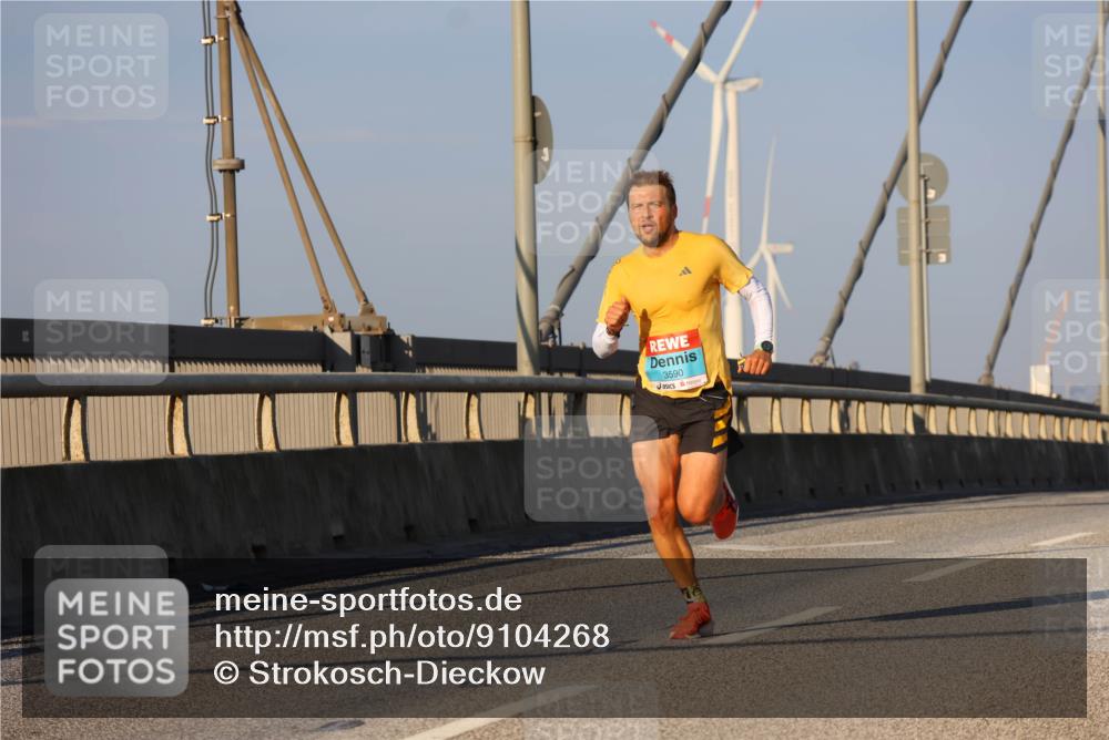 03.10.2025 - Köhlbrandbrückenlauf Strokosch-Dieckow http://msf.ph/oto/9104268 03.10.2025 09:29:09 Position 2 3590 meine-sportfotos.de