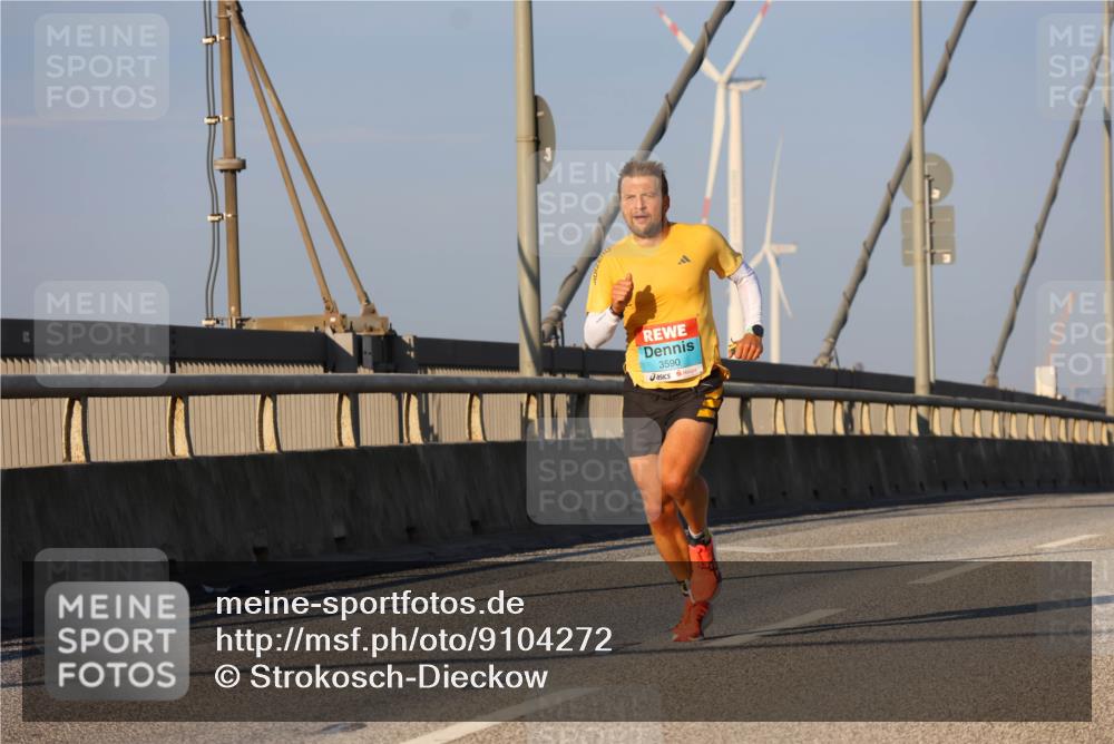 03.10.2025 - Köhlbrandbrückenlauf Strokosch-Dieckow http://msf.ph/oto/9104272 03.10.2025 09:29:09 Position 2 3590 meine-sportfotos.de