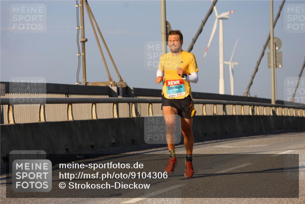 03.10.2025 - Köhlbrandbrückenlauf Strokosch-Dieckow http://msf.ph/oto/9104306 03.10.2025 09:29:09 Position 2 3590 meine-sportfotos.de