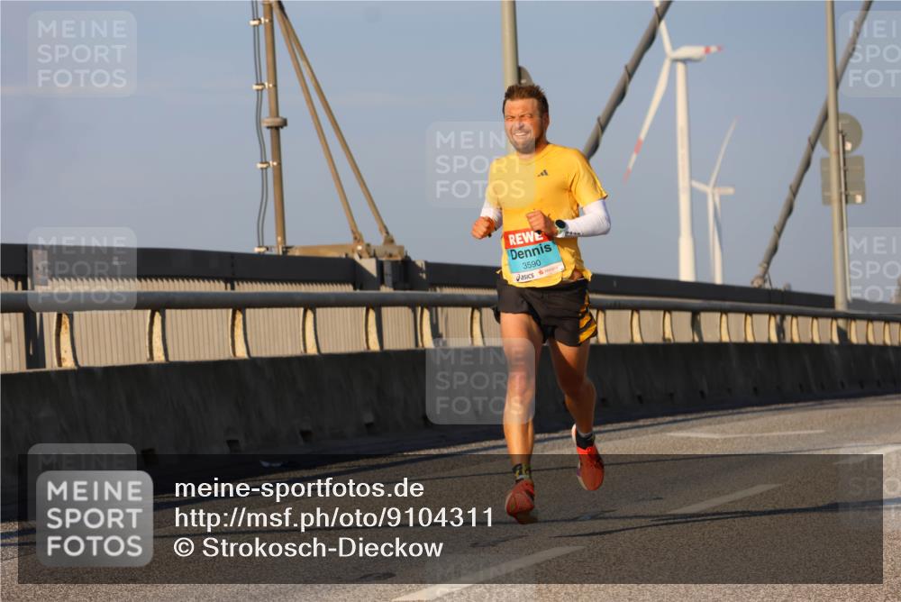 03.10.2025 - Köhlbrandbrückenlauf Strokosch-Dieckow http://msf.ph/oto/9104311 03.10.2025 09:29:10 Position 2 3590 meine-sportfotos.de