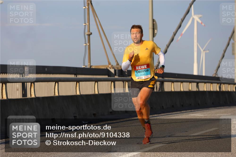 03.10.2025 - Köhlbrandbrückenlauf Strokosch-Dieckow http://msf.ph/oto/9104338 03.10.2025 09:29:10 Position 2 3590 meine-sportfotos.de