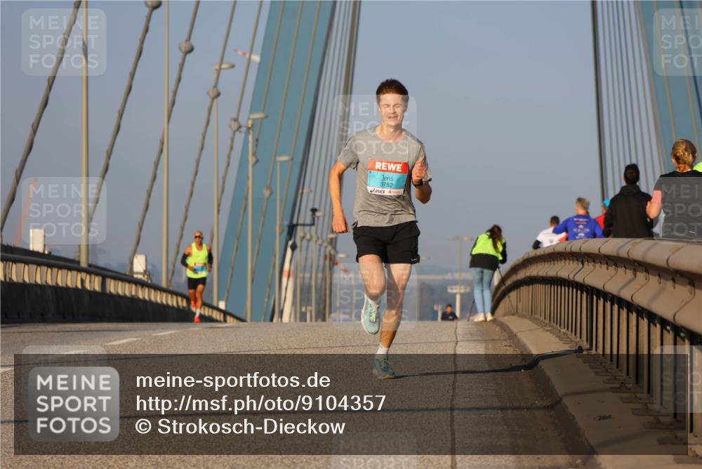 03.10.2025 - Köhlbrandbrückenlauf Strokosch-Dieckow http://msf.ph/oto/9104357 03.10.2025 09:29:30 Position 2  meine-sportfotos.de