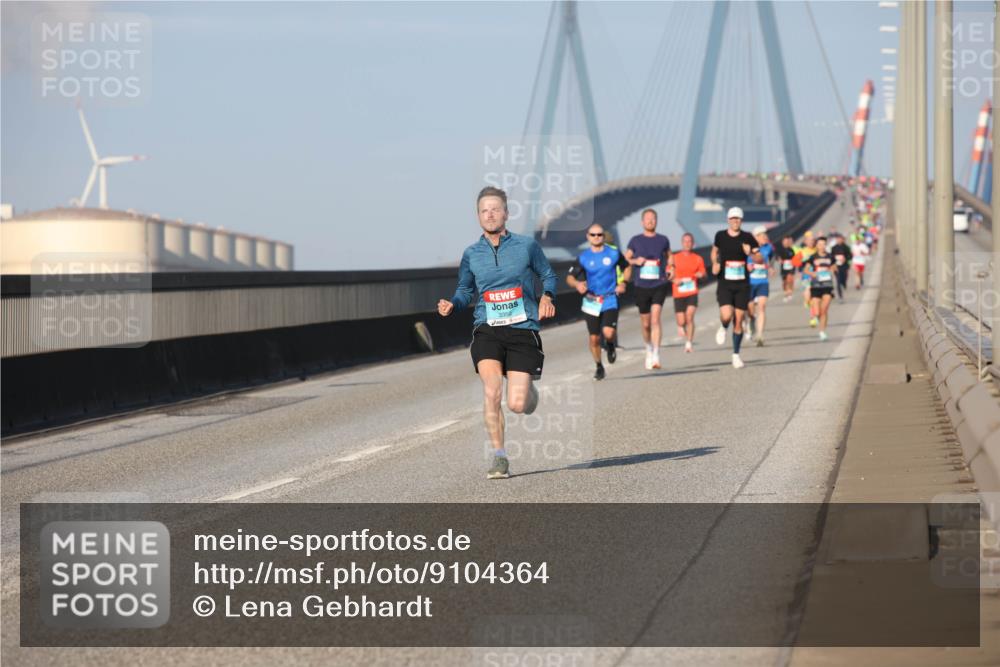 03.10.2025 - Köhlbrandbrückenlauf Lena Gebhardt http://msf.ph/oto/9104364 03.10.2025 09:38:37 Position 2 3350 meine-sportfotos.de