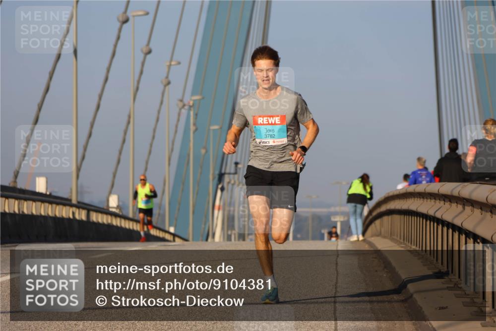 03.10.2025 - Köhlbrandbrückenlauf Strokosch-Dieckow http://msf.ph/oto/9104381 03.10.2025 09:29:31 Position 2 3782 meine-sportfotos.de