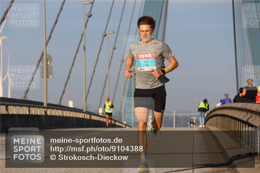 03.10.2025 - Köhlbrandbrückenlauf Strokosch-Dieckow http://msf.ph/oto/9104388 03.10.2025 09:29:33 Position 2 3782 meine-sportfotos.de
