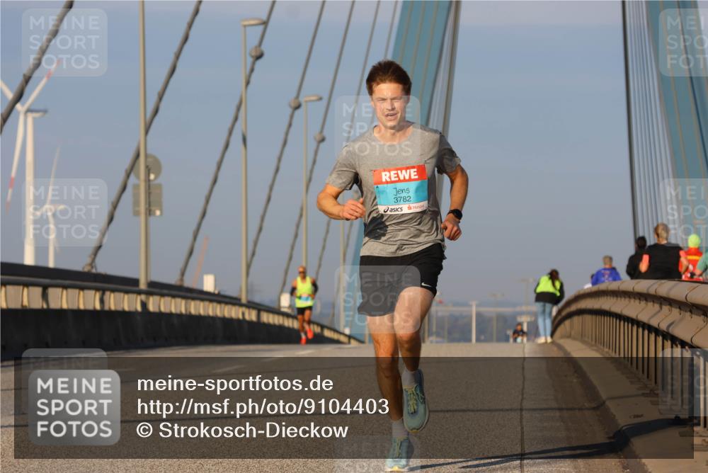 03.10.2025 - Köhlbrandbrückenlauf Strokosch-Dieckow http://msf.ph/oto/9104403 03.10.2025 09:29:33 Position 2 3782 meine-sportfotos.de