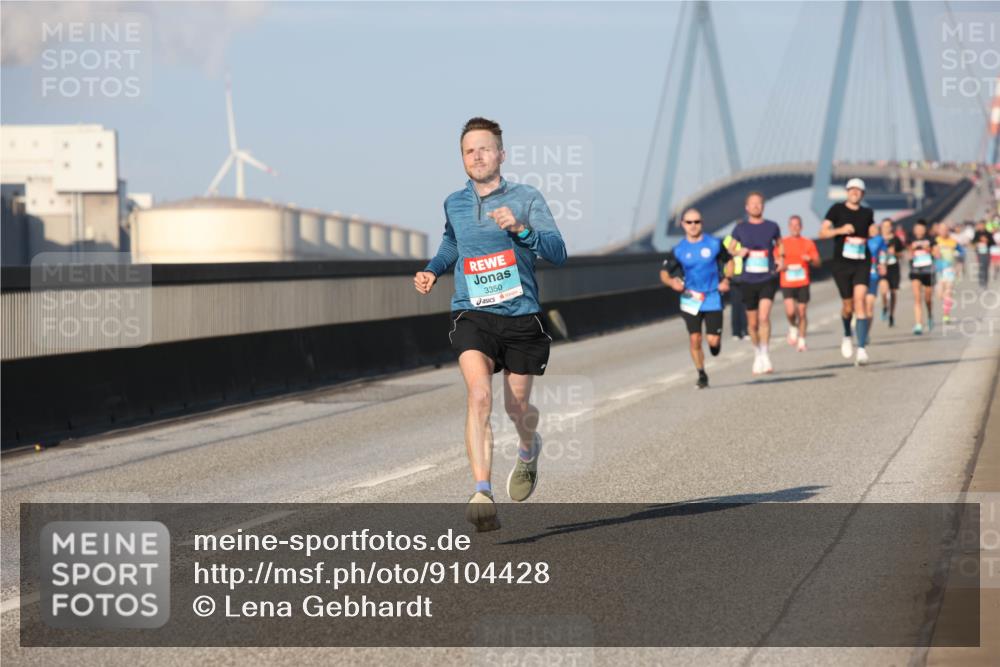03.10.2025 - Köhlbrandbrückenlauf Lena Gebhardt http://msf.ph/oto/9104428 03.10.2025 09:38:39 Position 2 3350 meine-sportfotos.de