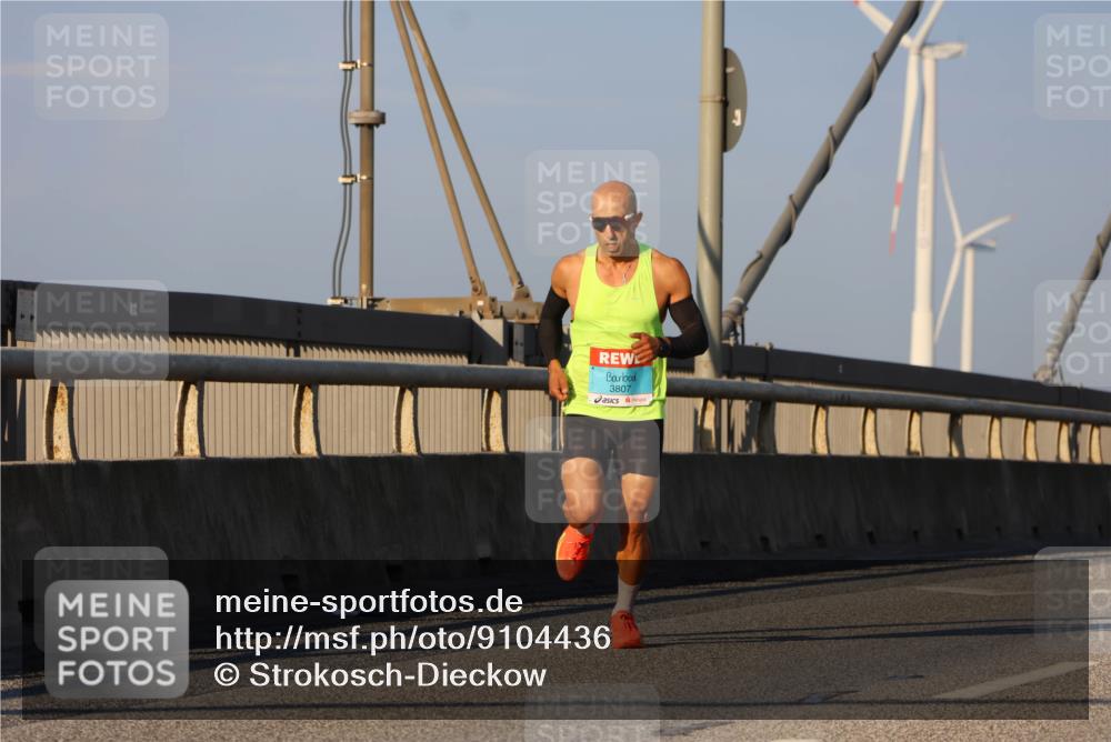 03.10.2025 - Köhlbrandbrückenlauf Strokosch-Dieckow http://msf.ph/oto/9104436 03.10.2025 09:29:46 Position 2 3807 meine-sportfotos.de