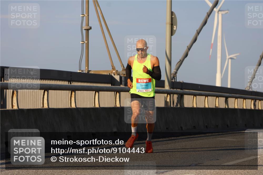 03.10.2025 - Köhlbrandbrückenlauf Strokosch-Dieckow http://msf.ph/oto/9104443 03.10.2025 09:29:46 Position 2 3807 meine-sportfotos.de