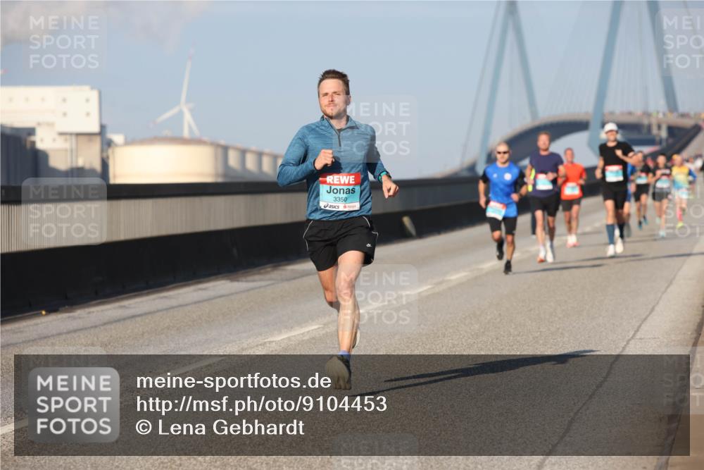 03.10.2025 - Köhlbrandbrückenlauf Lena Gebhardt http://msf.ph/oto/9104453 03.10.2025 09:38:40 Position 2 3350 meine-sportfotos.de