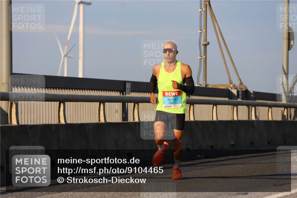 03.10.2025 - Köhlbrandbrückenlauf Strokosch-Dieckow http://msf.ph/oto/9104465 03.10.2025 09:29:47 Position 2 3807 meine-sportfotos.de